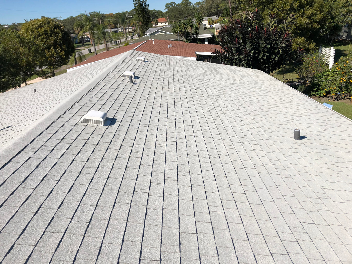SHINGLE SEALER™ Waterproofing Rejuvenating Roof Sealer